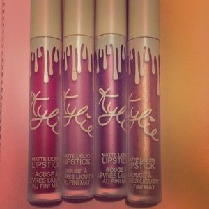 🅚🅨🅛🅘🅔 🅜🅐🅣🅣🅔 🅛🅘🅟🅢🅣🅘🅒🅚